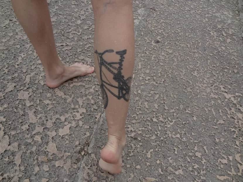 Tatuaż rower znaczenie: odkryj głębokie symbole i emocje związane